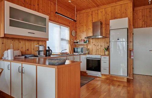 Hals Cottage | In The Center Of The North. Small And Big Groups. Northern Lites. Geothermal Tub