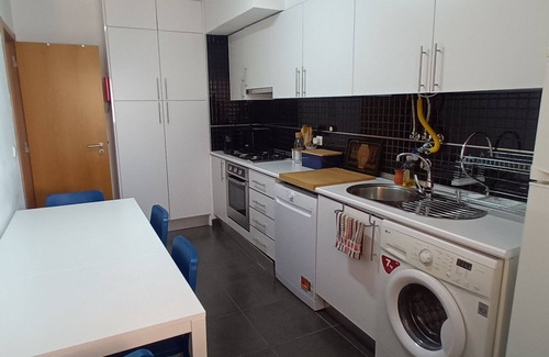 Olhao Apartment | In the centre of Olhão, Parking, Pool, BBQ, A/C, 3 min walk from the Pier