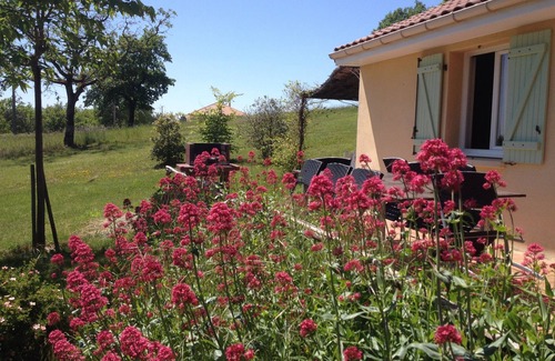 Salignac-Eyvignes Cottage | In the country side, near Sarlat, cottage with indoor heated swimming pool