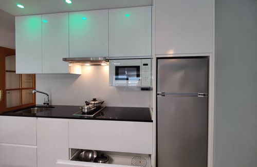 O Grove Apartment | In the Grove center, ideal for telecommuting, romantic getaways and couples.
