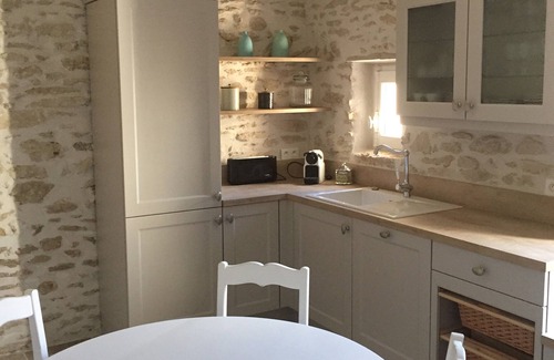 St.-Remy-de-Provence House | In the heart of downtown St Rémy de Provence, the Mas D'Oscar!