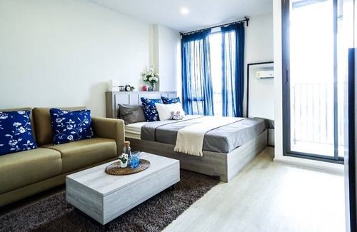 China Town Apartment | In the heart of Chinatown. The place is rich with street food!
