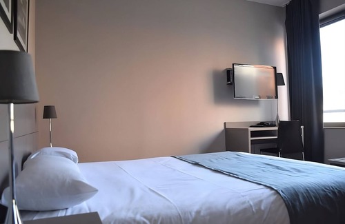 9th Arrondissement Hotel | In the Heart of Lyon! Daily Breakfast, Pet-friendly Hotel near Gare de Vaise!
