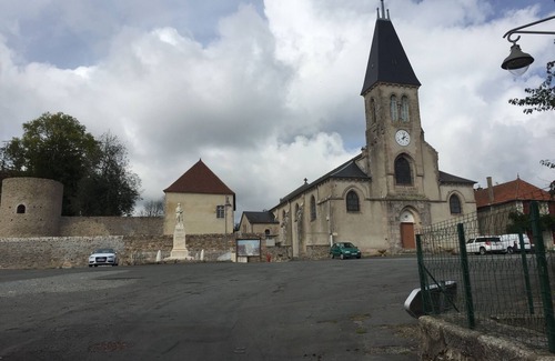 Larochemillay Apartment | In the heart of Morvan. In the village square. A few kilometers from Mont Beuvray