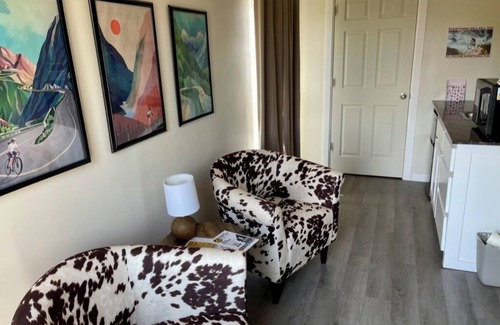 Medicine Park Apartment | In the Heart of Medicine Park, Right outside of Fort Sill perfect for Basic Training Graduation.