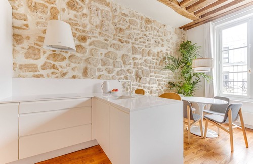 Bonne-Nouvelle Apartment | in the heart of Paris, premium, with beautiful plants and A/C