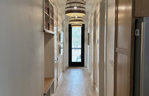 Athens Cabin | In the heart of the Solar Eclipse, Brand New 2024, Riverside Privacy in Nature.