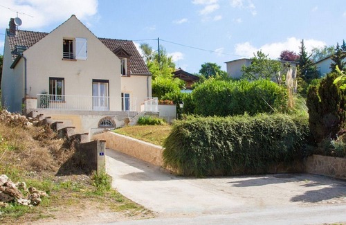 Reuil House | In the heart of the village of Reuil