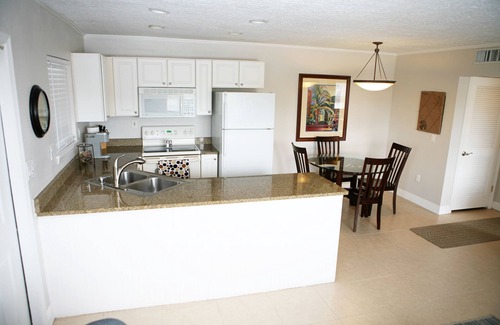 Treasure Island Condo | In the Heart of Treasure Island! Located on waterway and 2 blocks from Beach!