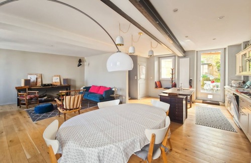 Cognac House | In the historic center of Cognac, town house, quiet Charente side.