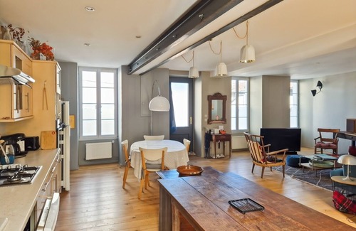 Cognac House | In the historic center of Cognac, town house, quiet Charente side.