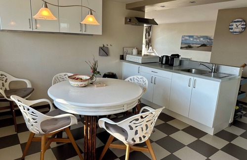 Bergen aan Zee Apartment | In the middle of the dunes and only 50 m from the beach! The location will enchant you.