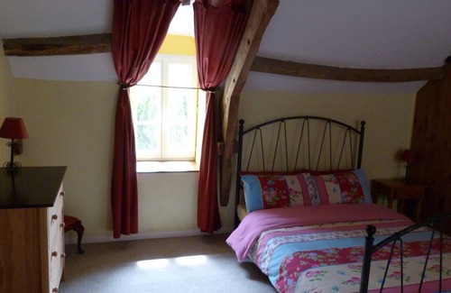 Plouguenast House | In the nature, along the river with sport activities and swimming pool