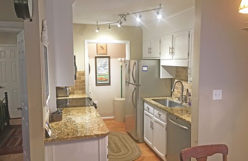 Blowing Rock Condo | In the ❤️ of Downtown Blowing Rock Condo - 1st Floor - 2Bed 2Bath