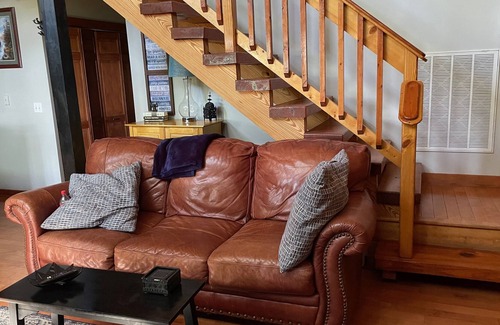 Monteagle House | In The Pines -Bluff View in Monteagle!