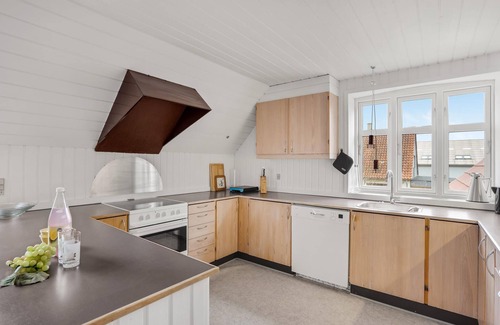 Skaerbaek Apartment | In the small village of Brøns Sogn welcomes you this spacious and bright vacation home.