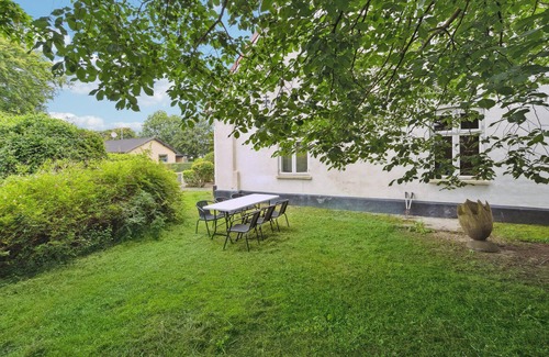 Skaerbaek Apartment | In the small village of Brøns Sogn welcomes you this spacious and bright vacation home.