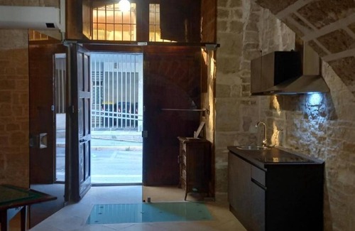 Bitonto House | In the very center of Bitonto, pets allowed, historic apartment