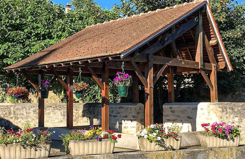 Saint-Martin-la-Garenne House | In this welcoming and spacious house you can spend a wonderful vacation close to nature.