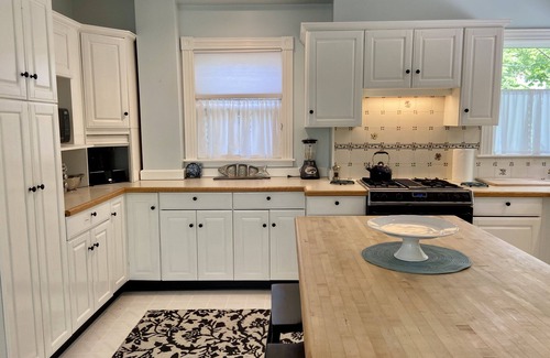 Bar Harbor House | In-town Bar Harbor; walk everywhere, off street parking, and close to Shore Path