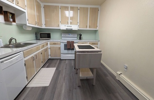 Fairbanks Apartment | In Town! Fully-equipped kitchen with spacious bedrooms. Free parking & WiFi!