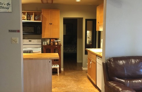 Truckee House | In Town Pet Friendly Truckee Home With Large Deck and Big Fenced Yard