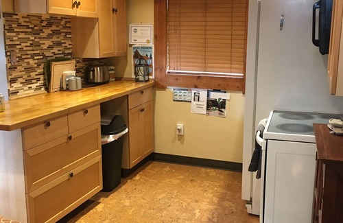 Truckee House | In Town Pet Friendly Truckee Home With Large Deck and Big Fenced Yard