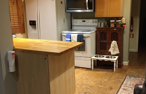 Truckee House | In Town Pet Friendly Truckee Home With Large Deck and Big Fenced Yard
