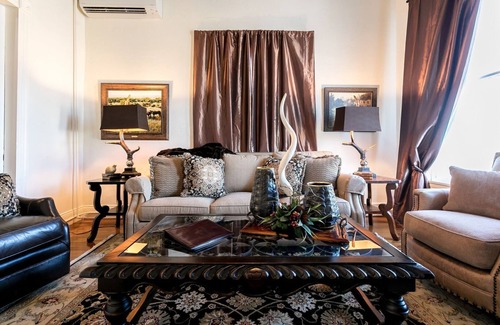 Fredericksburg Apartment | In town Villas- Suite 1 (2 Bedrooms) | Walk to Everything