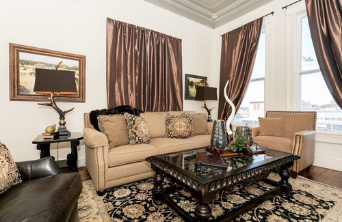 Fredericksburg Apartment | In town Villas- Suite 1 (2 Bedrooms) | Walk to Everything