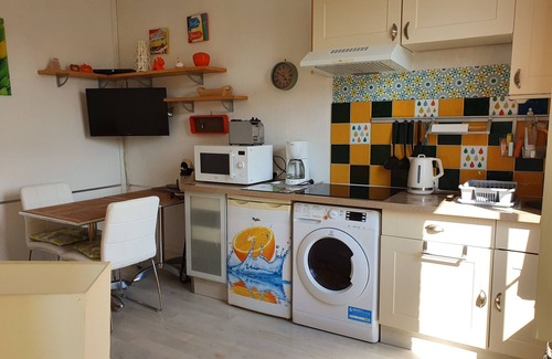 Veules-les-Roses Apartment | In Veules les Roses, 2 minutes from the beach and shops - 1 small dog accepted