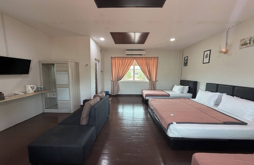 Kepala Batas House | Inapan Taman Herba