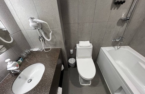 Yeongjong-dong Hotel | Incheon Rivieraverium Hotel