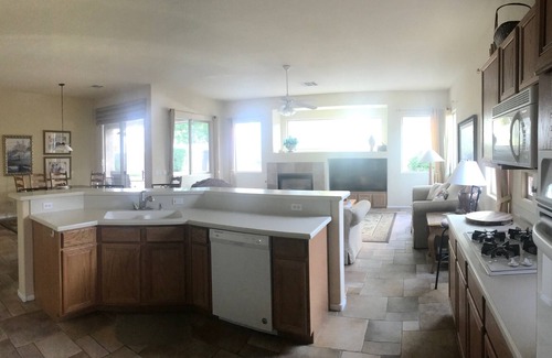 Sunrise Manor House | Includes membership @ gated Stallion Mountain Golf Club