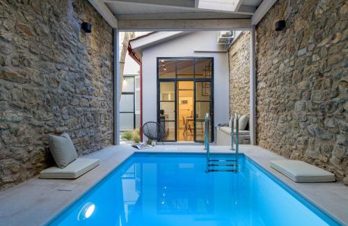 Plaka Apartment | Incomparable Plaka's Luxury Apt Private Pool