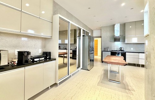 Copacabana Apartment | Incredible Penthouse with Ocean View in Copacabana for seasonal rental