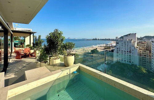Copacabana Apartment | Incredible Penthouse with Ocean View in Copacabana for seasonal rental