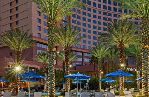 Las Vegas House | Incredible 1 bedroom unit at Club Wyndham Desert Blue for Formula 1 Race