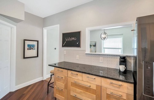 Oakley House | Incredible 3 bed Oakley Square Charmer! Enjoy everything Oakley! Best location!