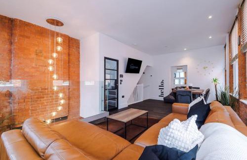 Northern Quarter Apartment | Incredible 3Bed Townhouse, Rooftop Patio, Sleeps 6