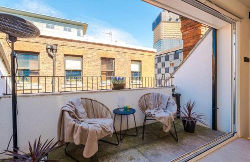Northern Quarter Apartment | Incredible 3Bed Townhouse, Rooftop Patio, Sleeps 6