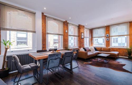 Northern Quarter Apartment | Incredible 3Bed Townhouse, Rooftop Patio, Sleeps 6