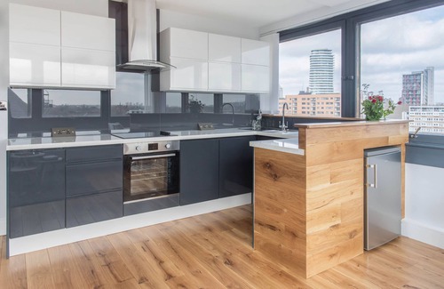 Latchmere Apartment | Incredible 3BR Battersea Flat & Spectacular View