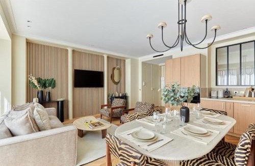 Strasbourg -Saint-Denis Apartment | Incredible AC Apartment 3 bedrooms Center of Paris by Studio Prestige
