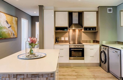 Clifton Apartment | Incredible Clifton Apartment w 180 Sea Views Dunmore Blue