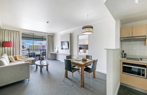 Darwin City Centre Apartment | Incredible Harbourfront Home Away from Home