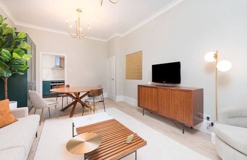 Pembridge Condo | Incredible Hyde Park Apartment (PS5)