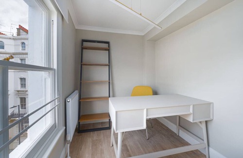 Pembridge Condo | Incredible Hyde Park Apartment (PS5)