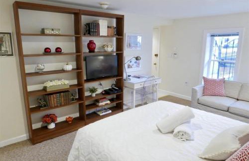 Logan Circle Apartment | Incredible Location steps from 14th