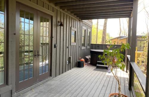 Cashiers Apartment | Incredible Mountain Views with Private Hot Tub!